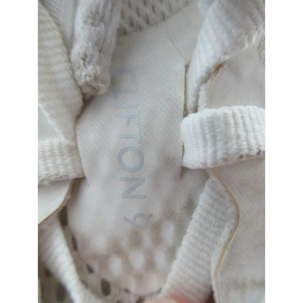 Hoka One One please see